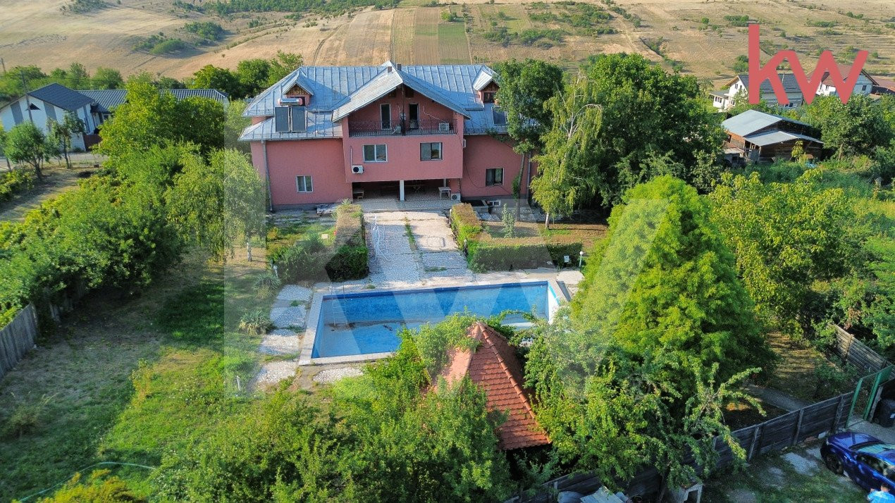 Casa 415 mp utili Leamna- Sarbatoarea, piscina proprie, 2700 mp teren