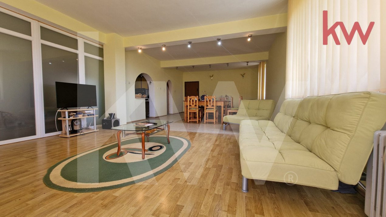 Casa Leamna in zona linistita si deosebita de padure  cu teren 1000 mp