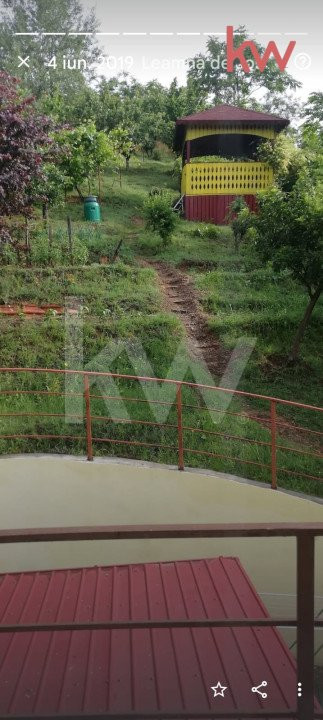 Casa Leamna in zona linistita si deosebita de padure  cu teren 1000 mp