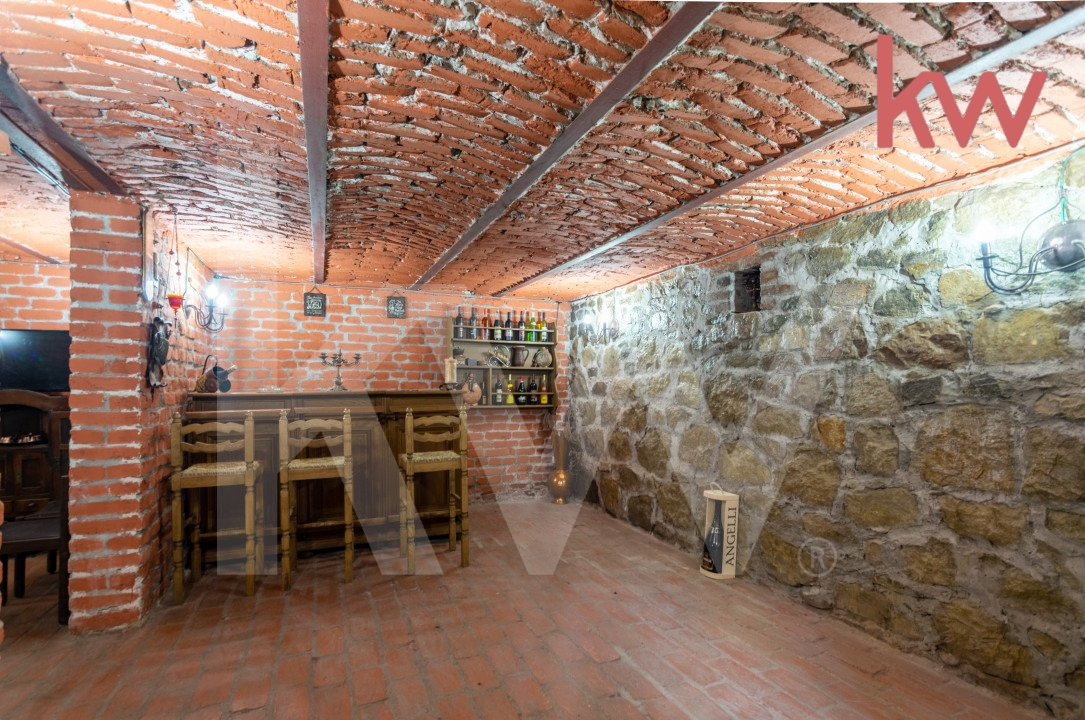 Casa boiereasca deosebita, zona centrala, teren 400 mp 