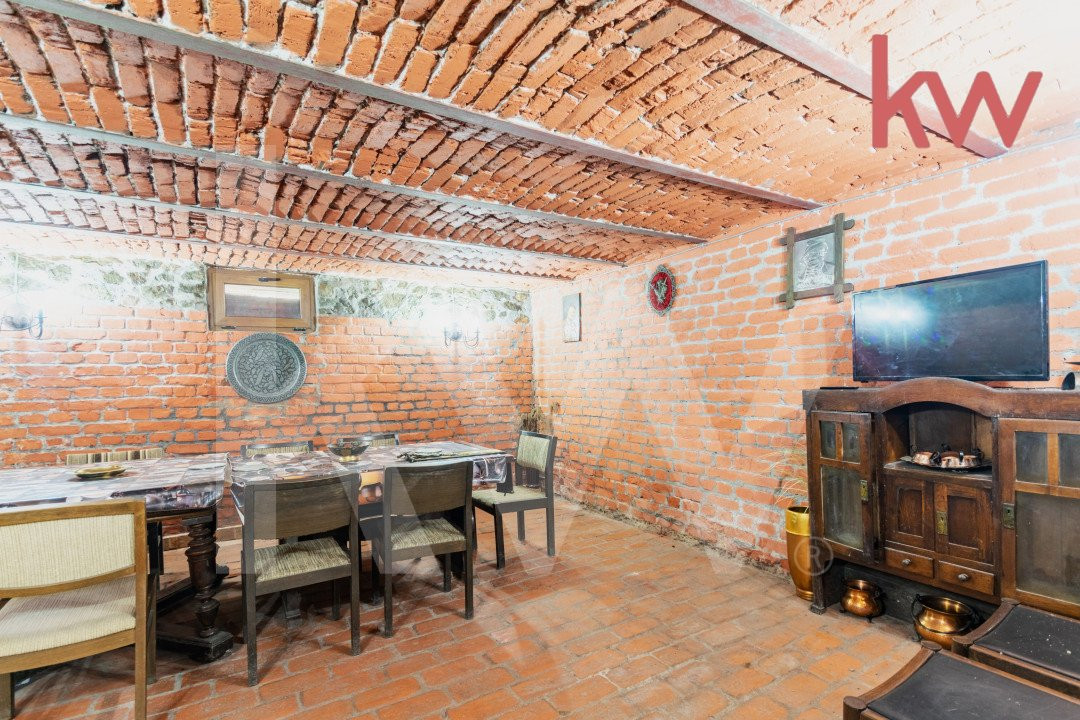 Casa boiereasca deosebita, zona centrala, teren 400 mp 
