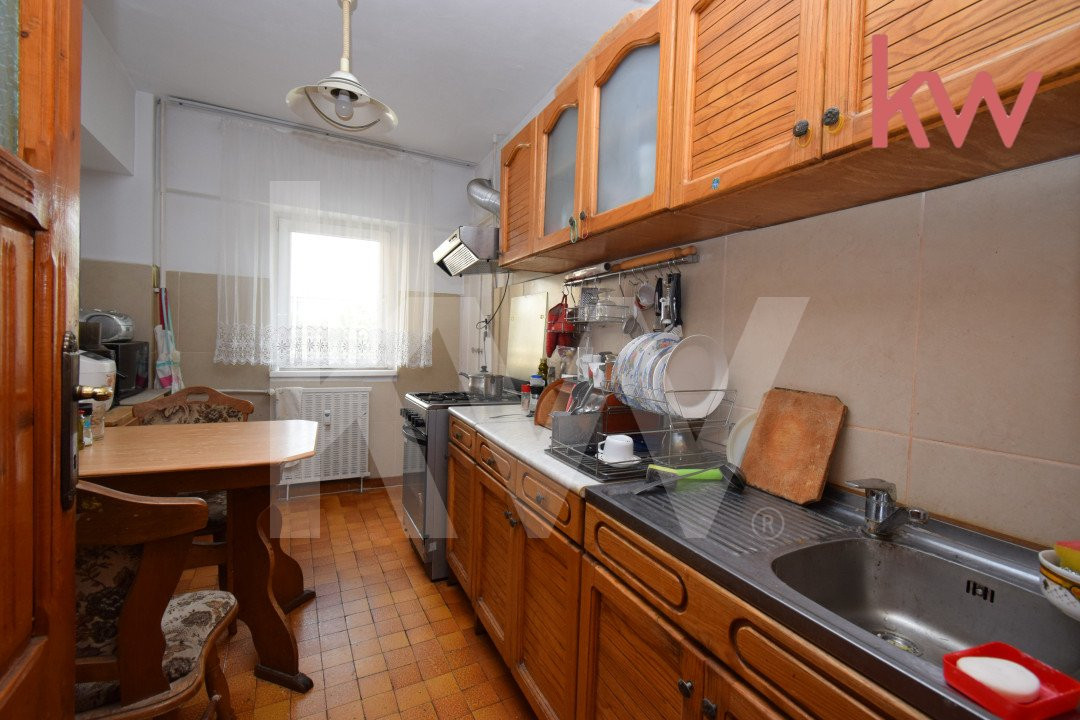 Apartament 4 camere Sarari decomandat, - schimb cu 2 camere plus diferenta