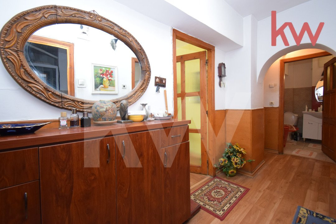 Apartament 4 camere Sarari decomandat, - schimb cu 2 camere plus diferenta