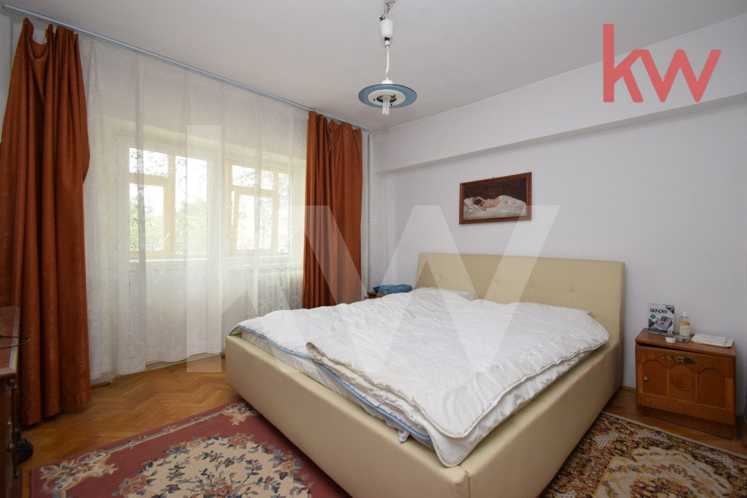 Apartament 4 camere Sarari decomandat, - schimb cu 2 camere plus diferenta
