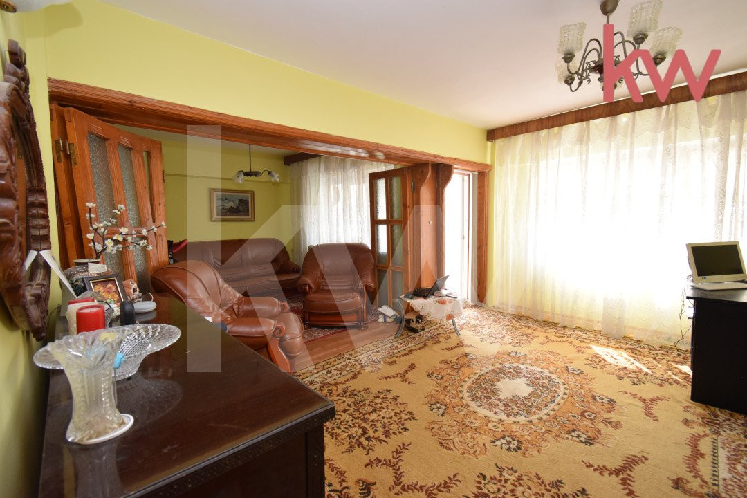 Apartament 4 camere Sarari decomandat, - schimb cu 2 camere plus diferenta