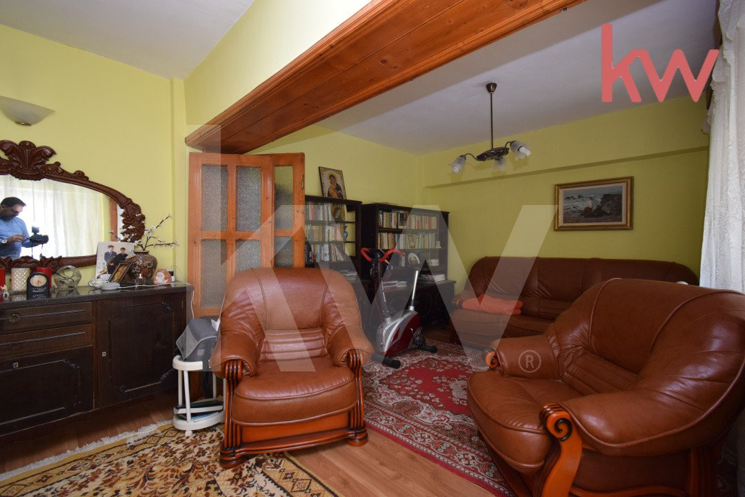 Apartament 4 camere Sarari decomandat, - schimb cu 2 camere plus diferenta