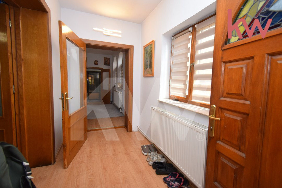 Teren intravilan Bariera Valcii 2300 mp - oportunitate devoltatori ! plus casa
