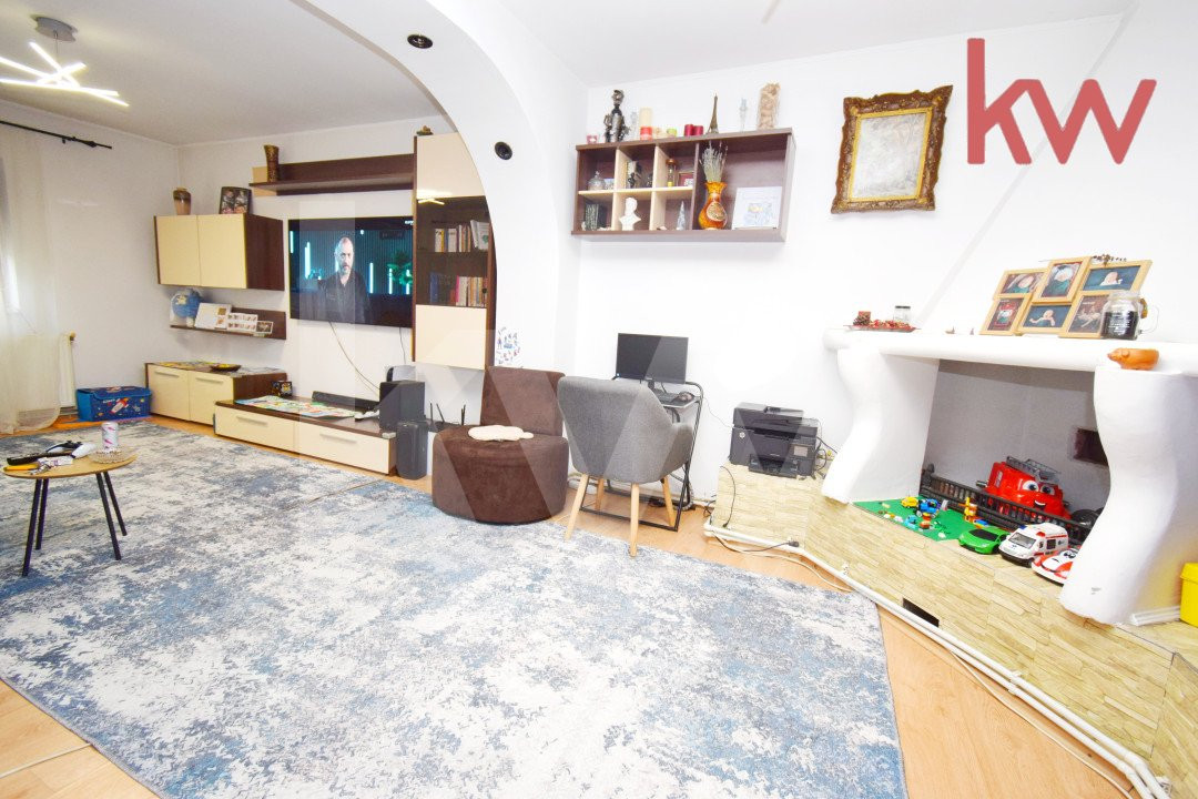 Teren intravilan Bariera Valcii 2300 mp - oportunitate devoltatori ! plus casa