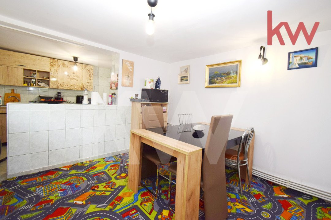 Teren intravilan Bariera Valcii 2300 mp - oportunitate devoltatori ! plus casa