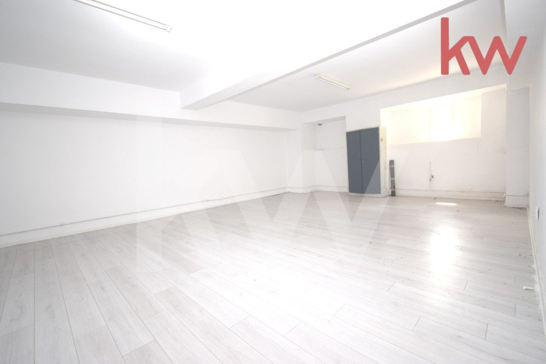 Spatiu comercial de inchiriat, parter si etaj, situat central