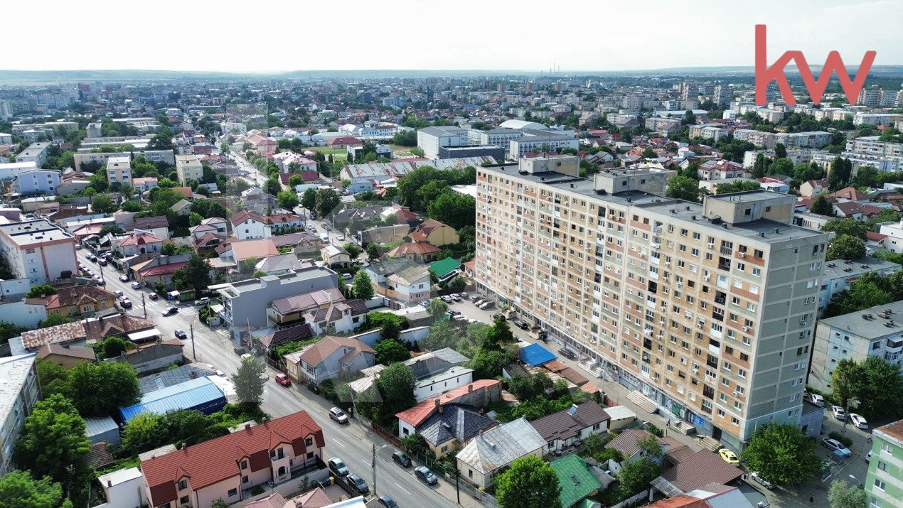 Apartament 4 camere decomandat, renovat, zona Rovine
