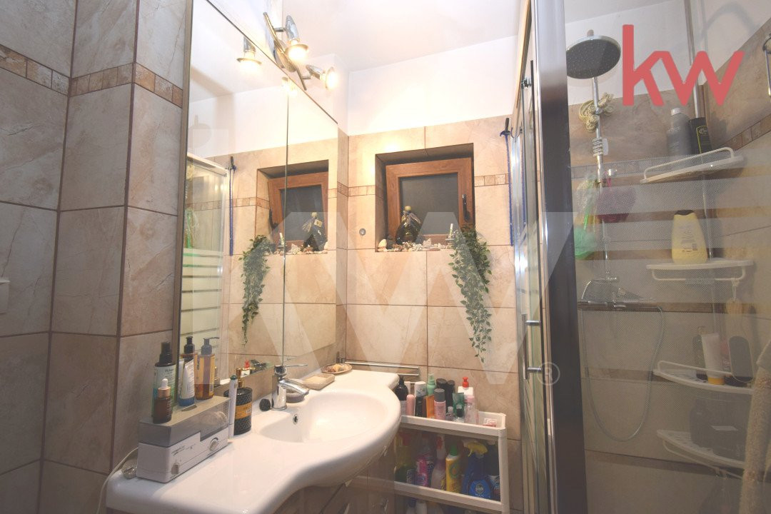 Apartament 4 camere decomandat, renovat, zona Rovine