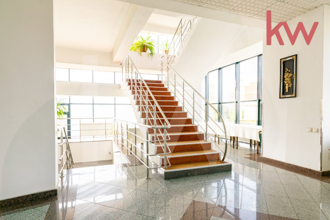Hotel de 4 stele, restaurant, sala de evenimente - oportunitate de investitii!