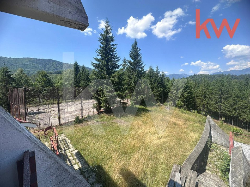 Motel Valea de Pesti, inconjurat de padure, langa lac