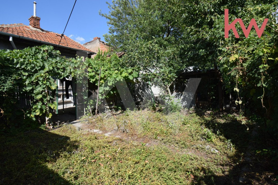 Casa parter si teren situata semicentral, str Raului, teren 1000 mp