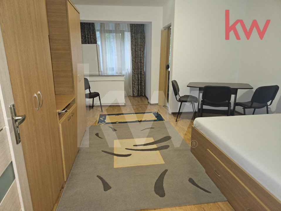 Garsonieră de închiriat 