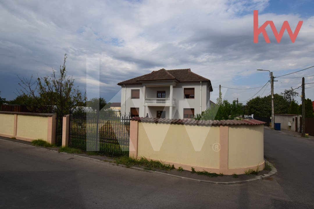 Casa parter si etaj, finisaje superioare, Bariera Valcii