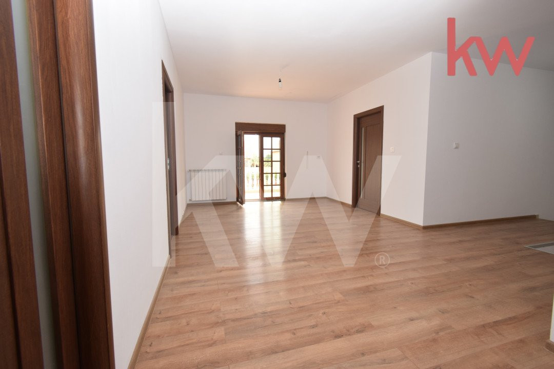 Casa parter si etaj, finisaje superioare, Bariera Valcii