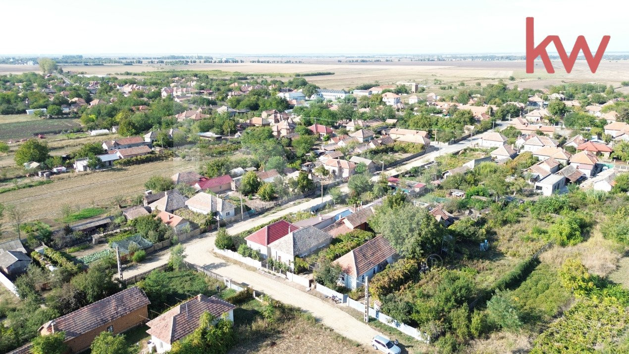 Casa 7 camere, teren 1700 mp, vie, gradina, fantana - Afumati Dolj