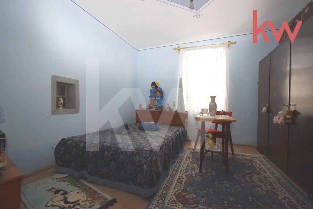 Casa 7 camere, teren 1700 mp, vie, gradina, fantana - Afumati Dolj