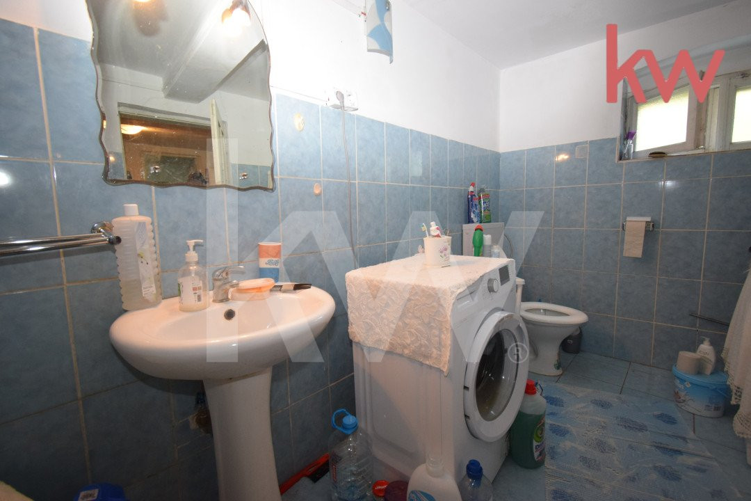 Casa 7 camere, teren 1700 mp, vie, gradina, fantana - Afumati Dolj