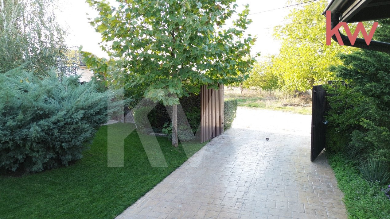 Casa deosebita zona Ford - Carcea, teren 1200 mp cu o gradina superba