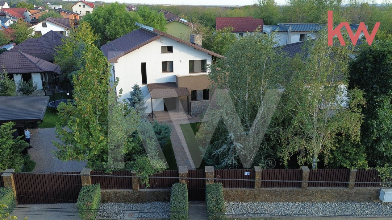Casa deosebita zona Ford - Carcea, teren 1200 mp cu o gradina superba
