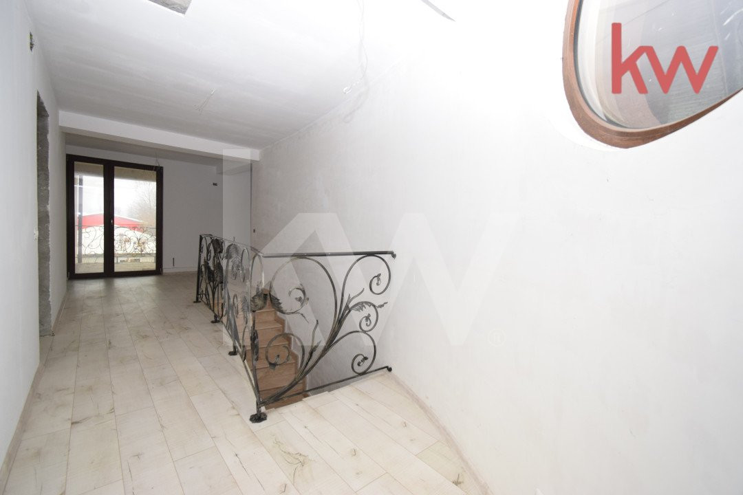 Casa Parter, etaj si mansarda Albesti, la doar 3 km distanta de Craiova