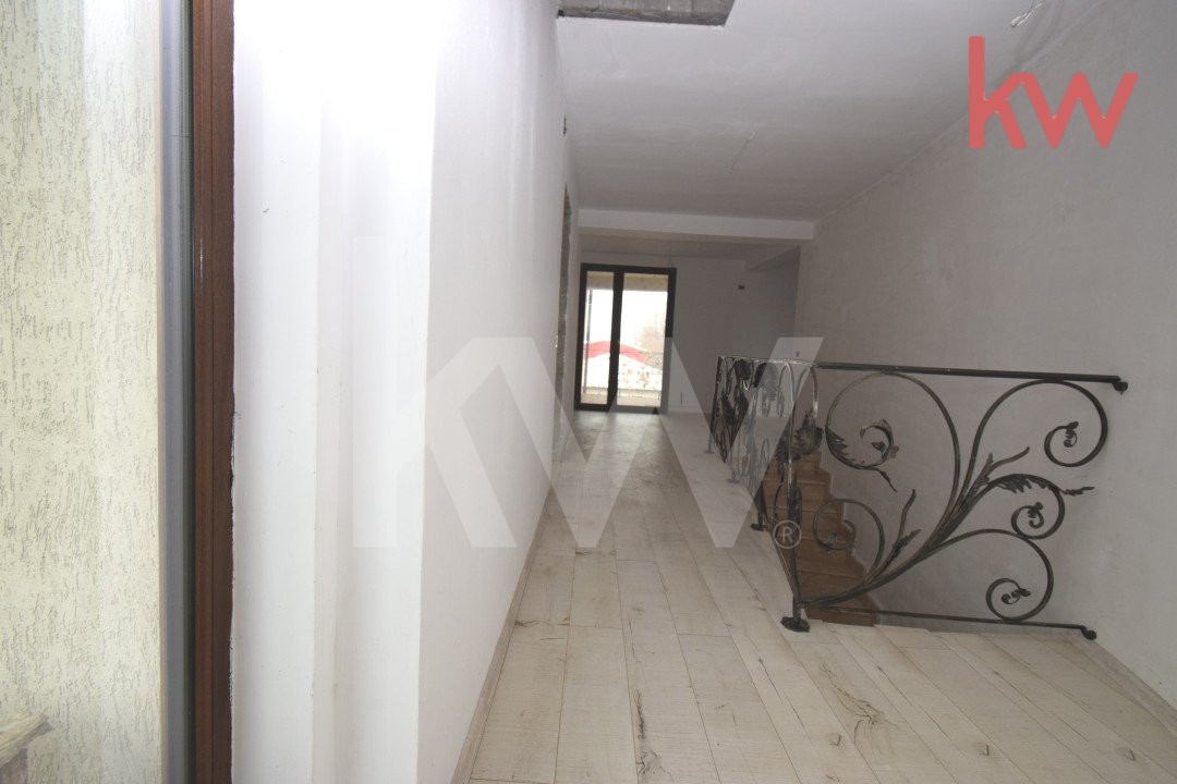 Casa Parter, etaj si mansarda Albesti, la doar 3 km distanta de Craiova