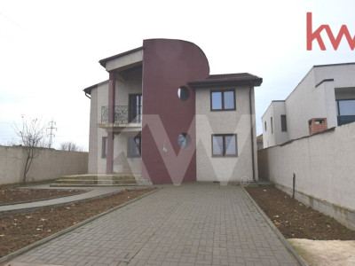 Casa Parter, etaj si mansarda Albesti, la doar 3 km distanta de Craiova