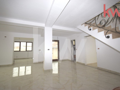 Casa Parter, etaj si mansarda Albesti, la doar 3 km distanta de Craiova