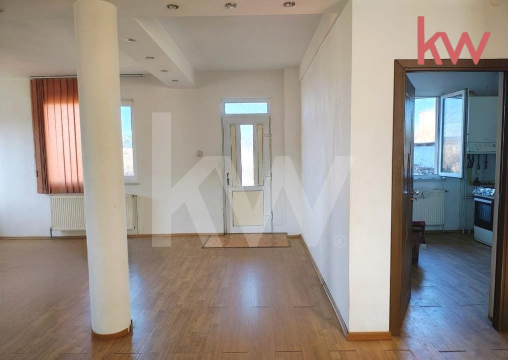 Vilă gereroasa pe două nivele + Beci, Bariera Vâlcii, teren 219 mp