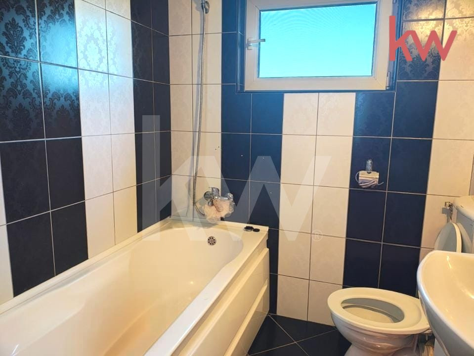 Vilă gereroasa pe două nivele + Beci, Bariera Vâlcii, teren 219 mp