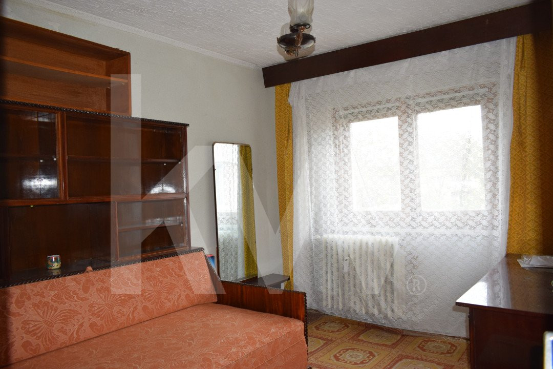 Apartament 3 camere decomandat 71 mp total - Brazda