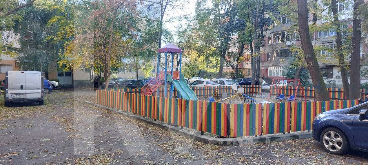 Apartament 3 camere decomandat 71 mp total - Brazda