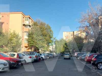 Apartament 3 camere decomandat 71 mp total - Brazda