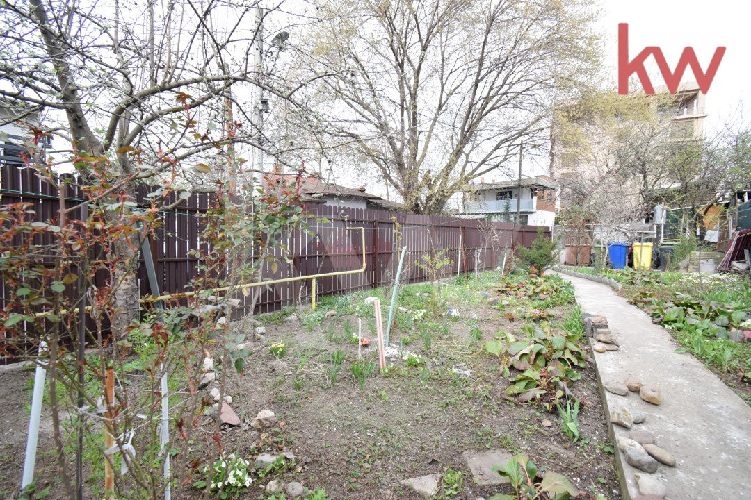 Casa ultracentral Craiova, 300 mp teren, 87 mp utili 