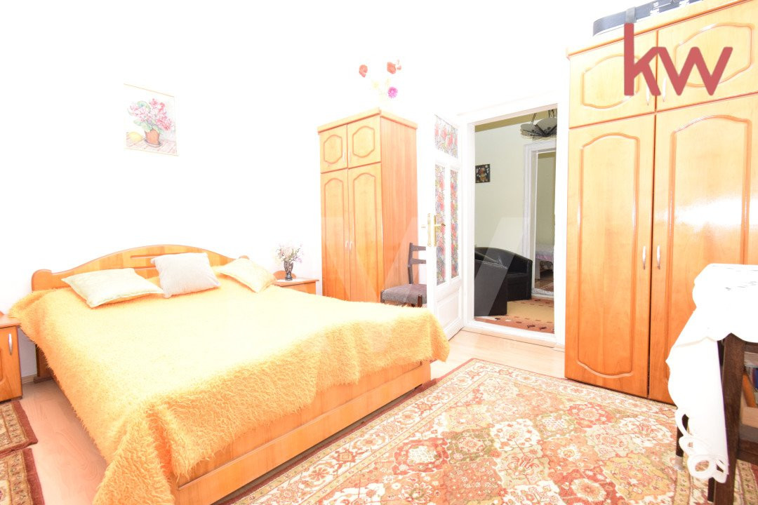 Casa ultracentral Craiova, 300 mp teren, 87 mp utili 
