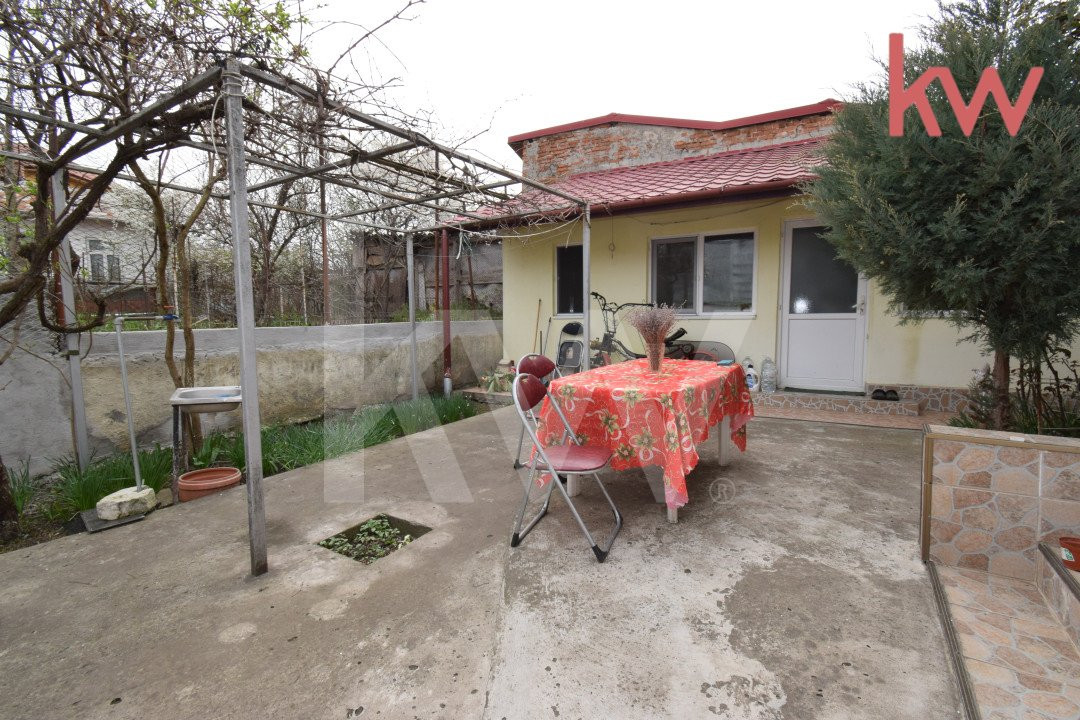 Casa ultracentral Craiova, 300 mp teren, 87 mp utili 