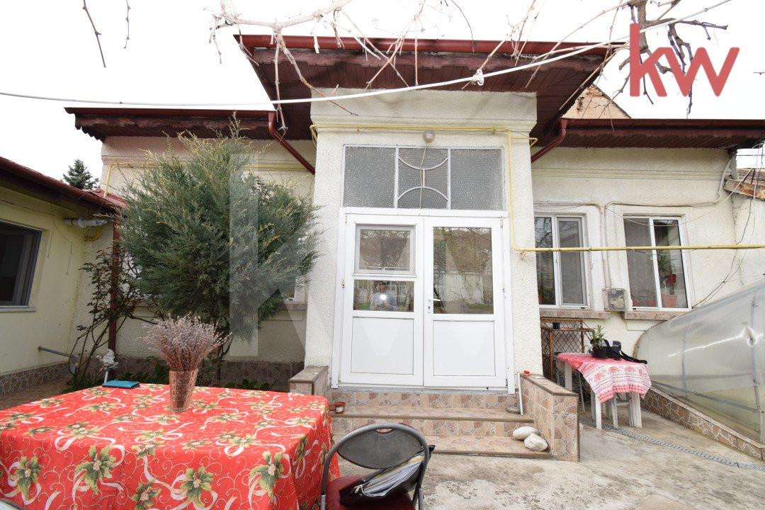 Casa ultracentral Craiova, 300 mp teren, 87 mp utili 