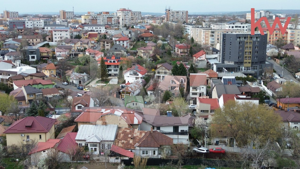 Casa ultracentral Craiova, 300 mp teren, 87 mp utili 