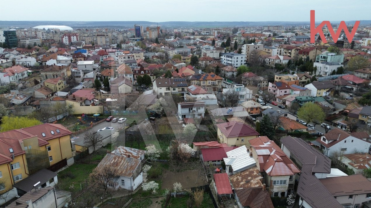 Casa ultracentral Craiova, 300 mp teren, 87 mp utili 
