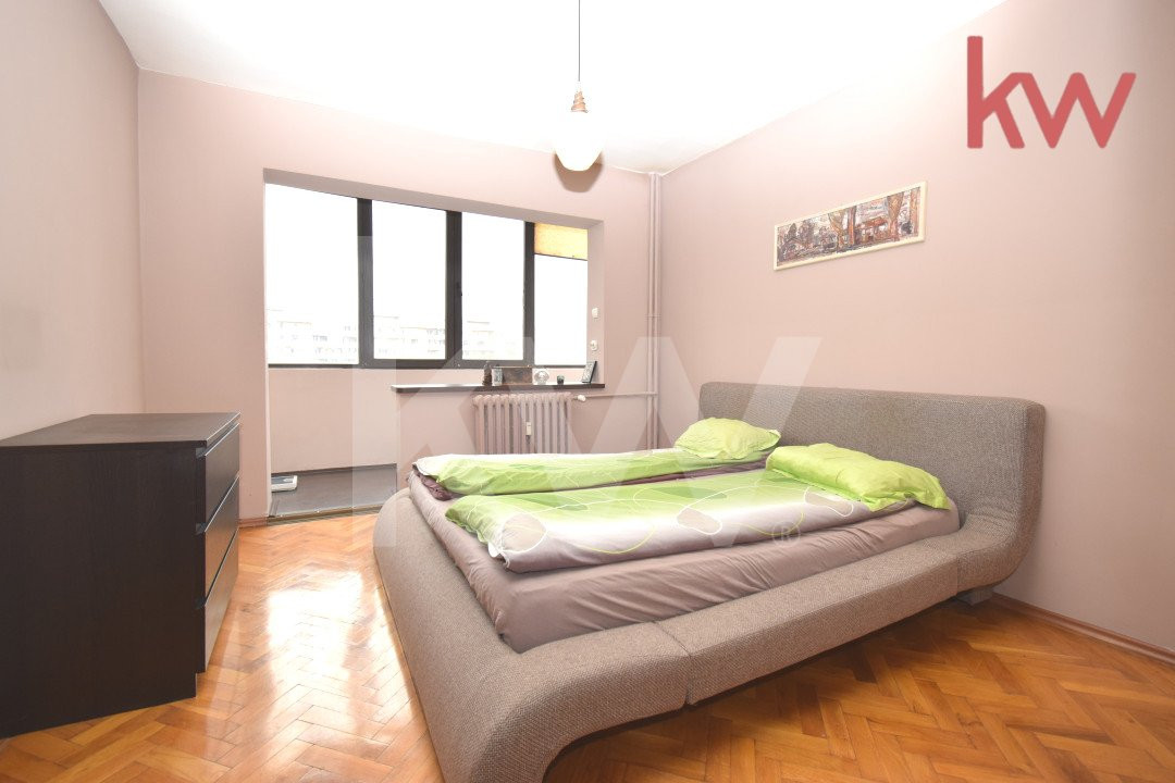 Apartament ultracentral 3 camere decomandat, mobilat