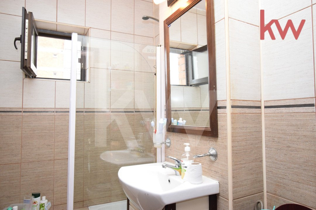 Apartament ultracentral 3 camere decomandat, mobilat