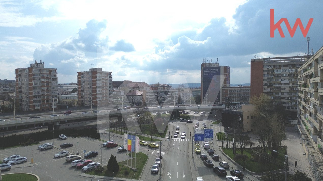 Apartament ultracentral 3 camere decomandat, mobilat