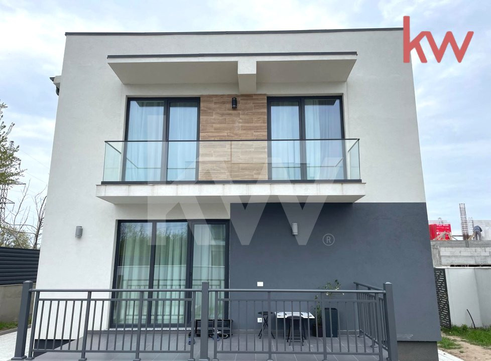 Casa moderna, strada privata