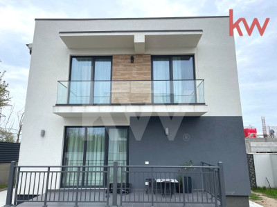 Casa moderna, strada privata