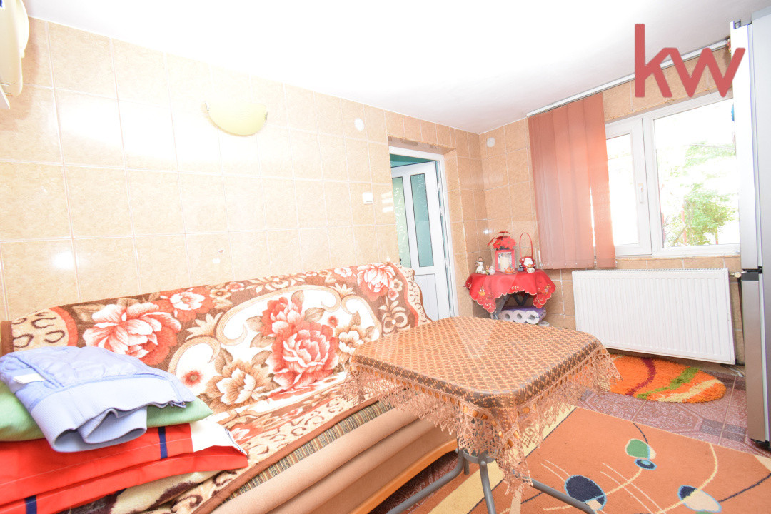 Casa Carcea si anexa,  teren 1077 mp toate utilitatile
