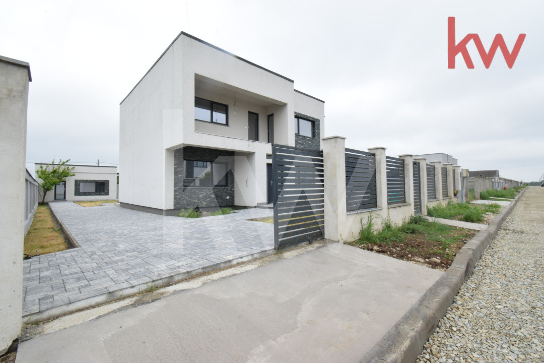Casa zona aeroport Craiova, moderna,  parter si etaj teren 500 mp 