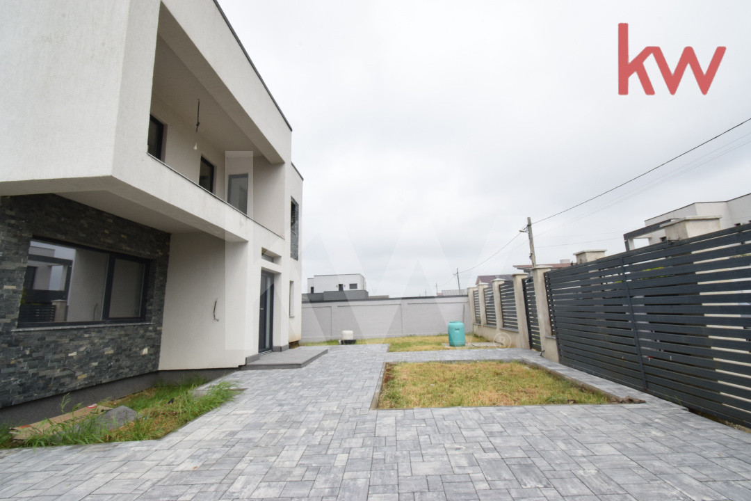 Casa zona aeroport Craiova, moderna,  parter si etaj teren 500 mp 
